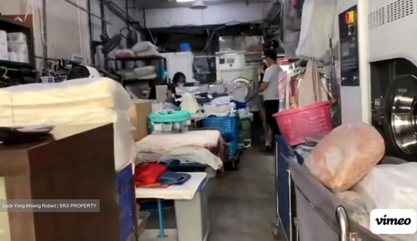 Jurong West Street 42 (D22), Shop House #536730501